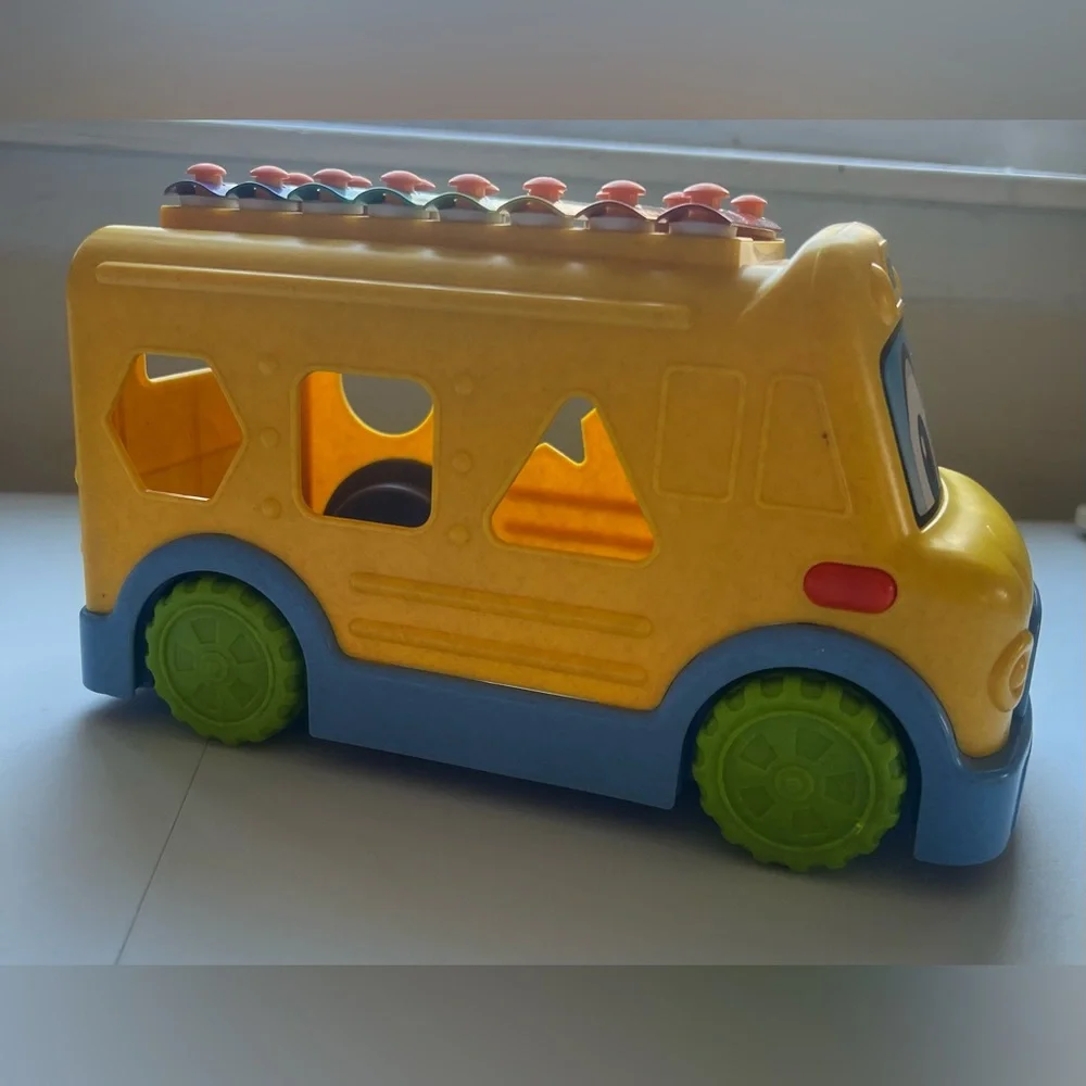 Roo Crew: Xylophone School Bus.